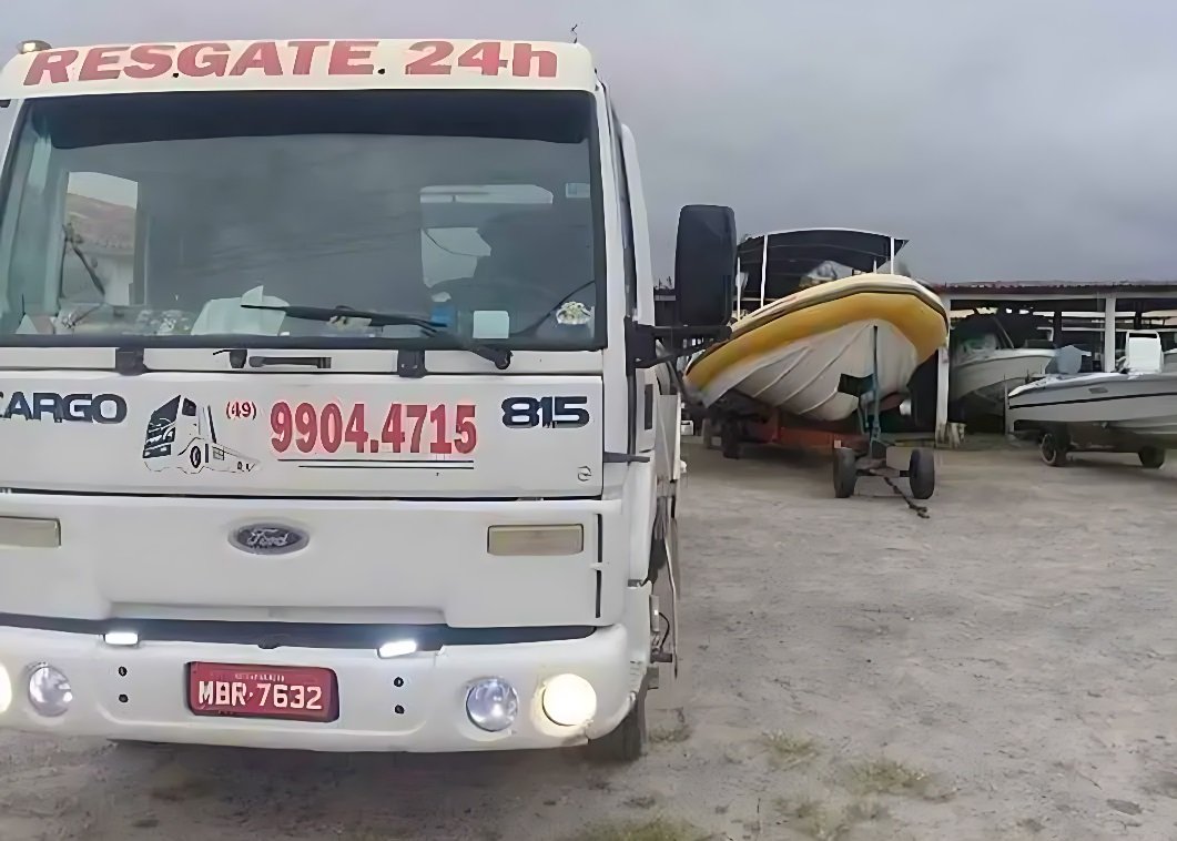 Veículo de auto socorro em atendimento